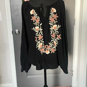 Karen Kane Black Top with Floral Embroidery Size Large